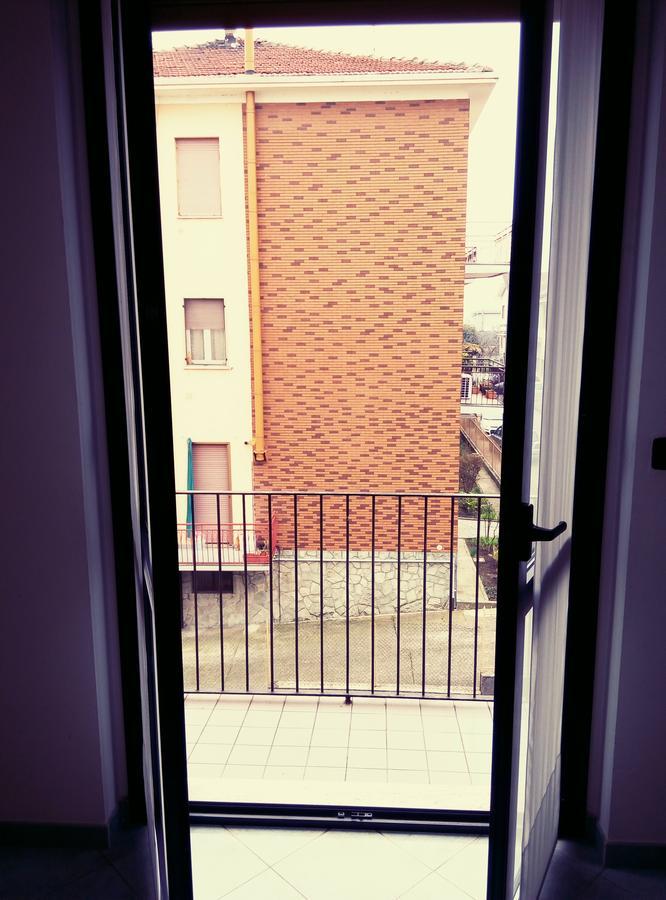 Hotel Cristallo Новара Екстериор снимка