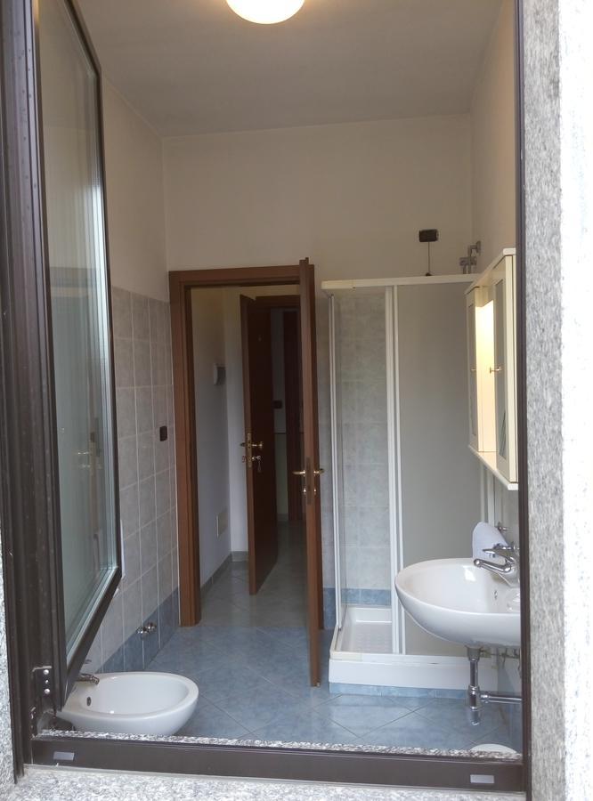 Hotel Cristallo Новара Екстериор снимка
