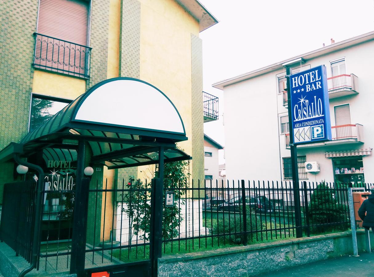 Hotel Cristallo Новара Екстериор снимка