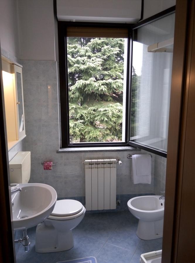 Hotel Cristallo Новара Екстериор снимка