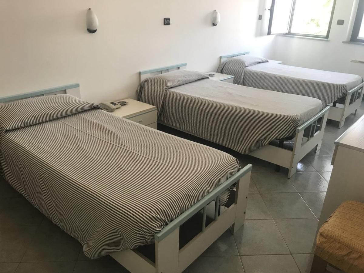 Hotel Cristallo Новара Екстериор снимка